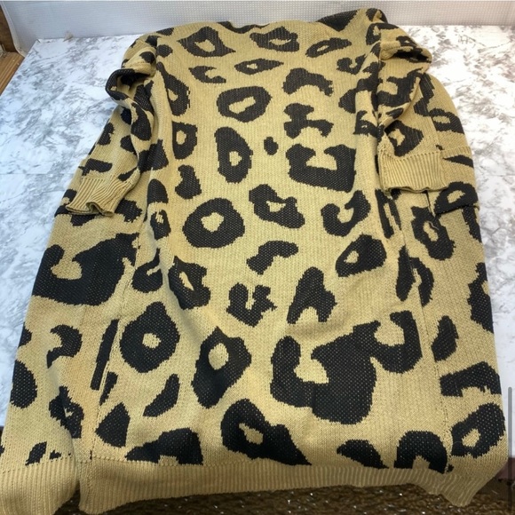 Angashion Boutique leopard cheetah animal print long open cardigan sweater -S - Picture 6 of 11